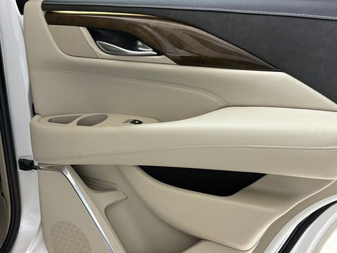 Used 2018 Cadillac Escalade Luxury image 46