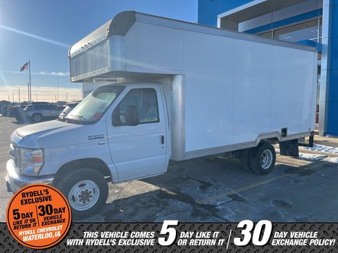 Used 2017 Ford E-350 and Econoline 350 Super Duty image 2