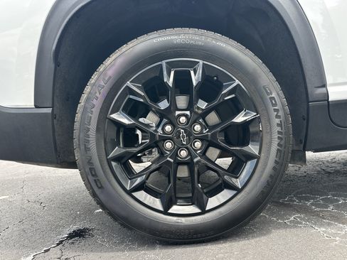 Used 2026 Chevrolet Traverse LT w/ Midnight/Sport Edition FWD image 18