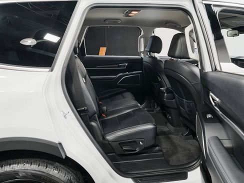 Used 2024 Kia Telluride LX image 33