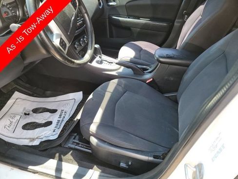 Used 2013 Chrysler 200 Touring w/ S Exterior Appearance Pkg FWD image 8