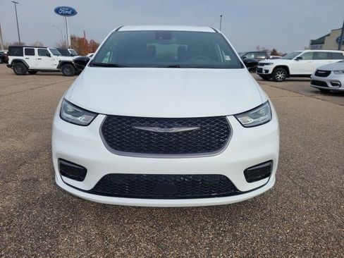 New 2026 Chrysler Pacifica Select image 18