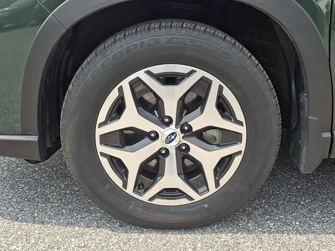 Certified 2024 Subaru Forester Premium AWD/4WD image 8