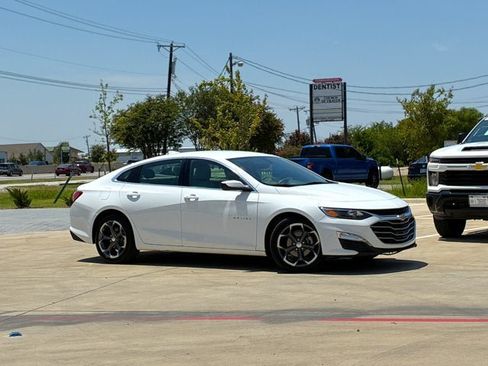 Used 2022 Chevrolet Malibu LT FWD image 5
