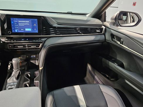 Certified 2025 Toyota Camry SE image 11