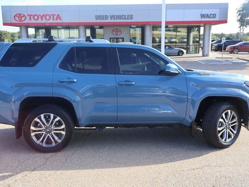 Used 2025 Toyota 4Runner Limited AWD/4WD image 2