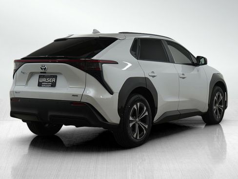 Used 2024 Toyota bZ4X XLE image 5