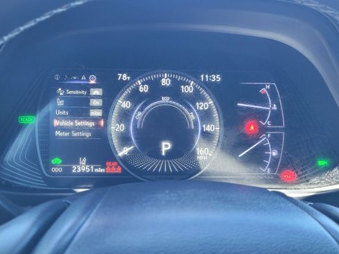 Used 2019 Lexus UX 250h w/ Premium Package AWD/4WD image 13