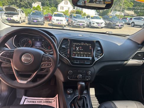 Used 2019 Jeep Cherokee Limited w/ Luxury Group AWD/4WD image 21