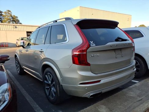 Used 2018 Volvo XC90 T6 Momentum w/ Convenience Package image 4