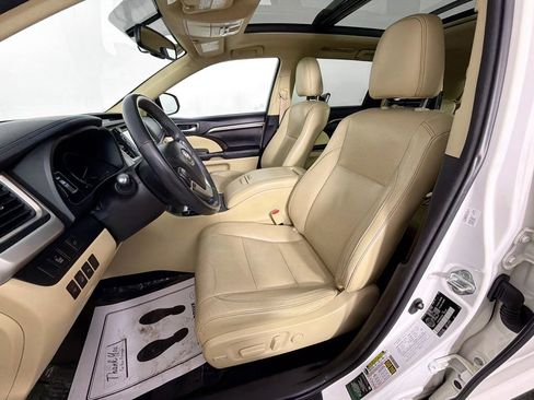 Used 2016 Toyota Highlander Limited image 22