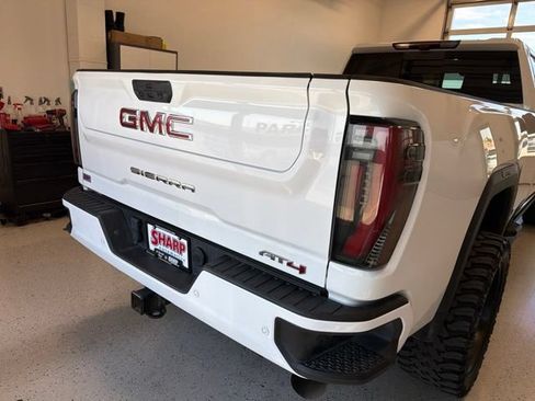 Used 2024 GMC Sierra 2500 AT4 w/ AT4 Premium Plus Package AWD/4WD image 9