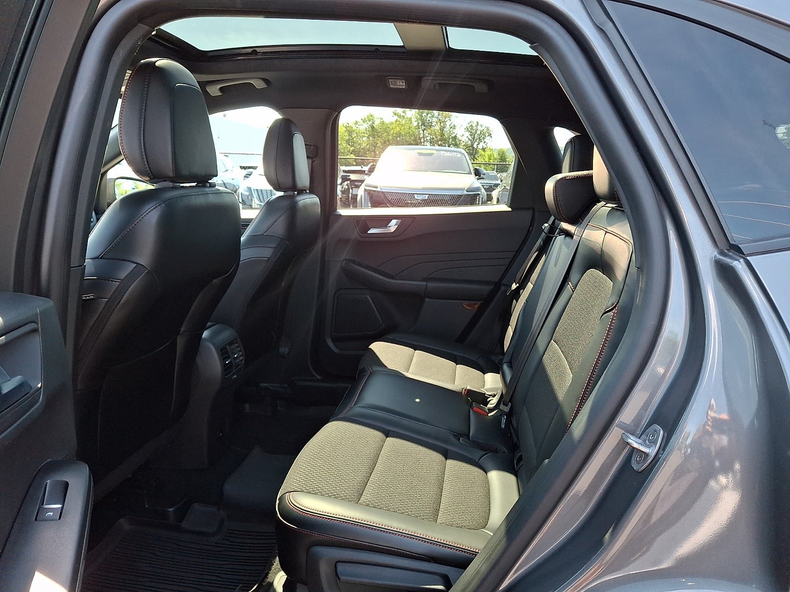 Used 2024 Ford Escape ST-Line w/ Tech Pack #1 AWD/4WD image 10
