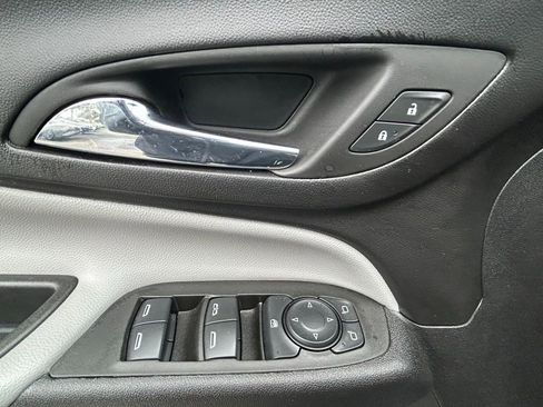 Used 2024 Chevrolet Equinox LS w/ Sport Edition FWD image 30