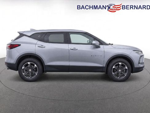 Used 2025 Chevrolet Blazer LT FWD image 8
