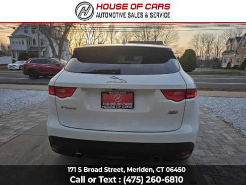 Used 2018 Jaguar F-PACE Premium AWD/4WD image 4
