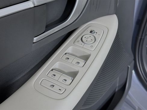 Used 2025 Hyundai Sonata SEL FWD image 19