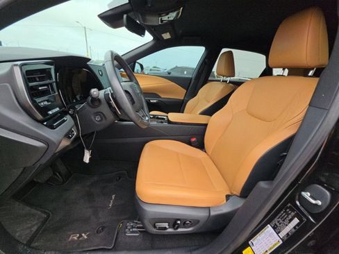 Used 2025 Lexus RX 350 FWD image 4