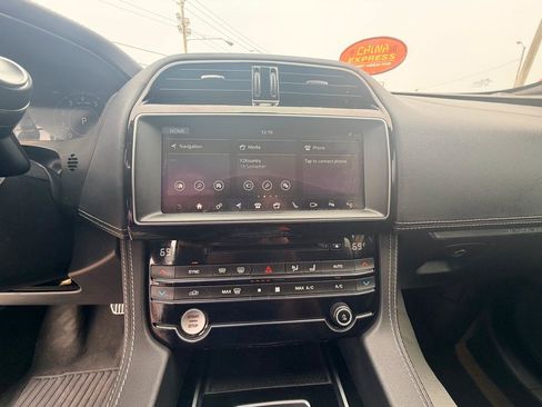 Used 2020 Jaguar F-PACE S AWD/4WD image 21