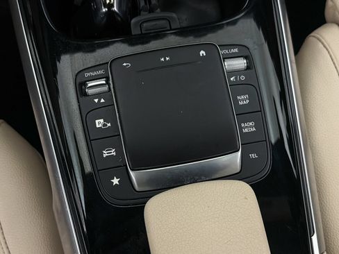 Used 2021 Mercedes-Benz GLB 250 image 23