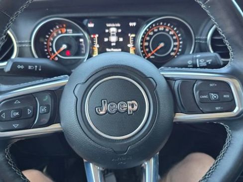 Used 2020 Jeep Gladiator Overland image 21