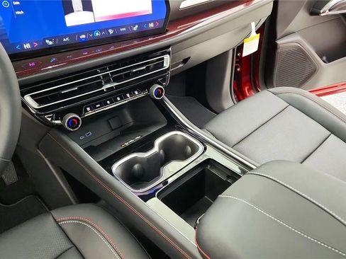 New 2026 Chevrolet Traverse Z71 w/ Driver Confidence Package image 34