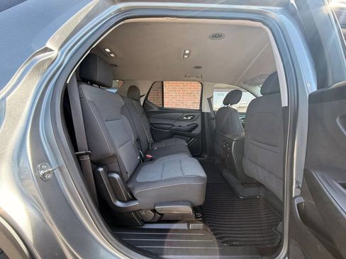 Used 2021 Chevrolet Traverse LS AWD/4WD image 13