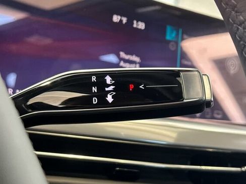 New 2026 Cadillac Escalade ESV Platinum Sport AWD/4WD image 23