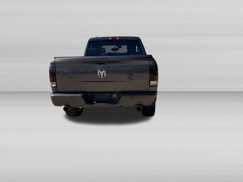 Used 2017 RAM 1500 Express AWD/4WD image 5