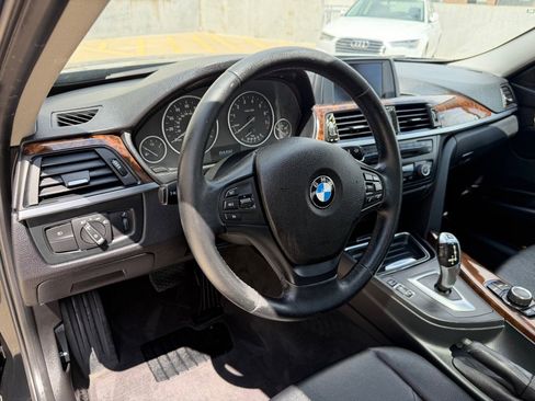Used 2013 BMW 320i xDrive Sedan AWD/4WD image 11