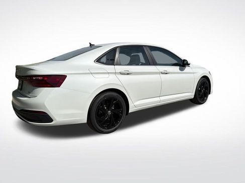 New 2026 Volkswagen Jetta SE FWD image 3