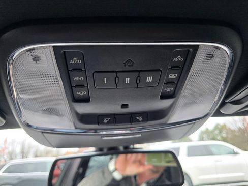 Used 2016 Chrysler 300 S w/ 300S Premium Group image 19