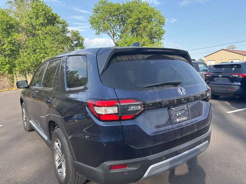Used 2025 Honda Pilot EX-L image 7