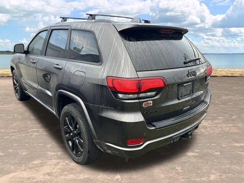 Used 2017 Jeep Grand Cherokee Altitude AWD/4WD image 6