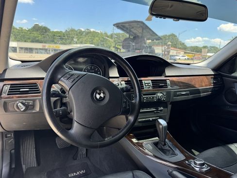 Used 2011 BMW 328i xDrive Sedan AWD/4WD image 9