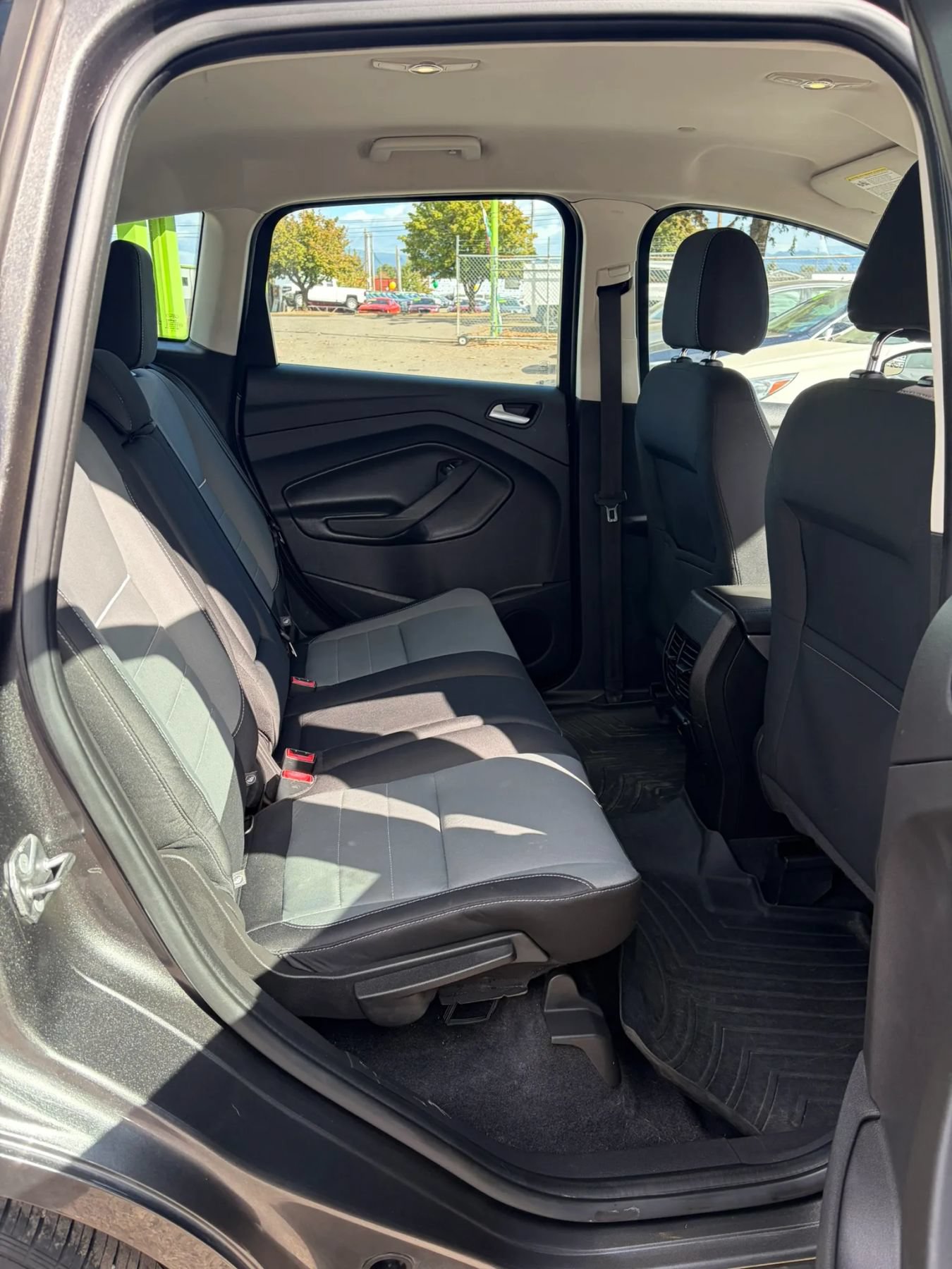 Used 2015 Ford C-MAX SE w/ Winter Package FWD image 14