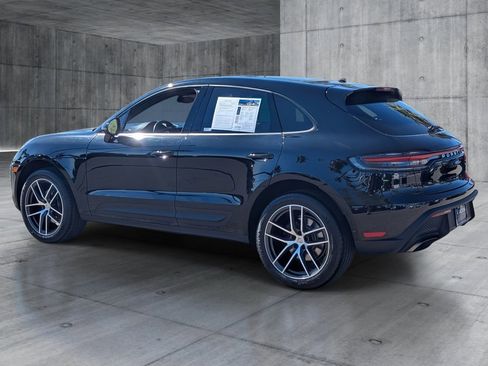 Used 2024 Porsche Macan Premium image 3