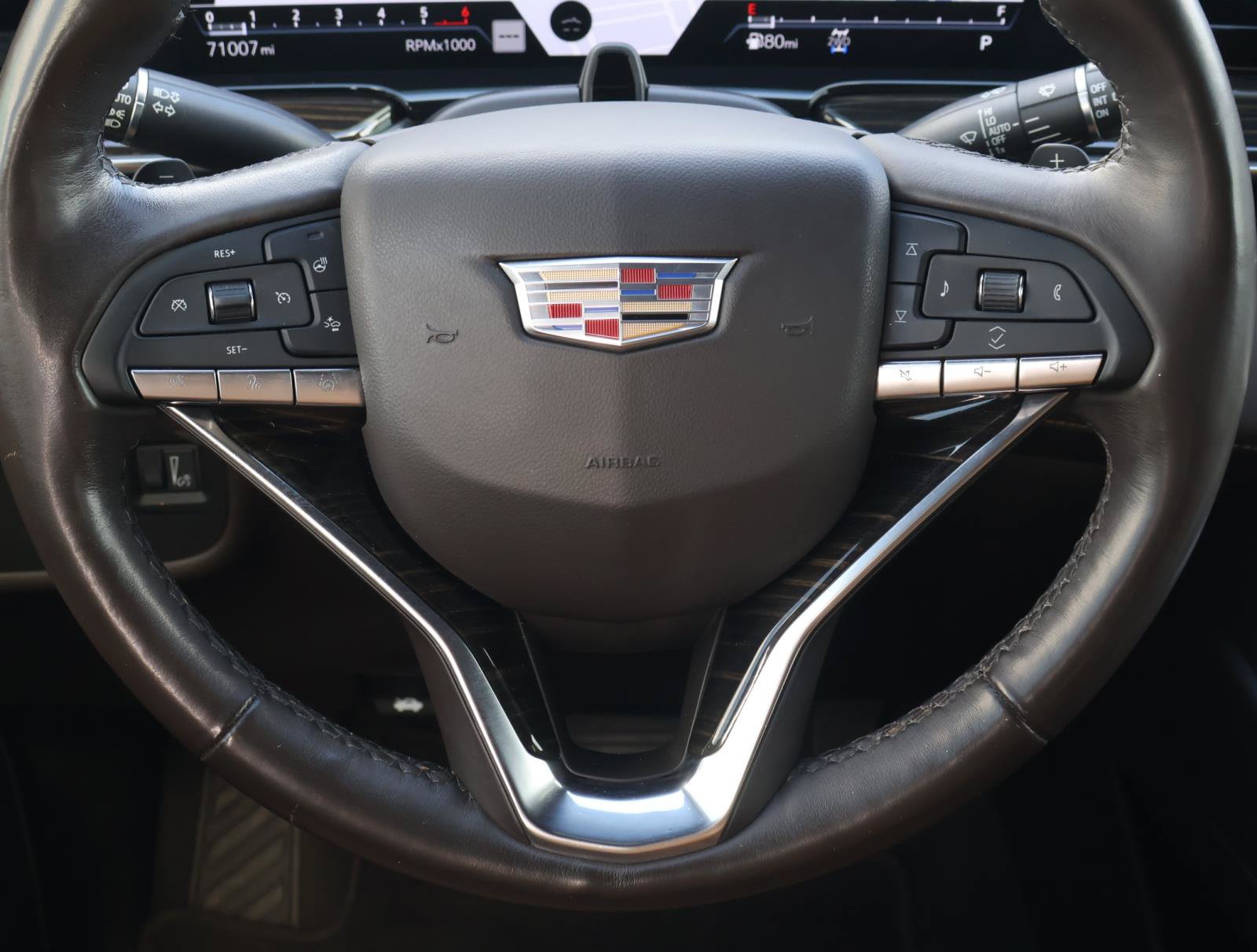 Used 2022 Cadillac Escalade Premium Luxury AWD/4WD image 14