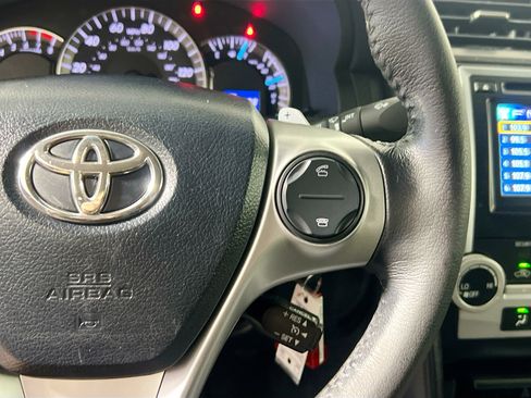 Used 2012 Toyota Camry SE image 19