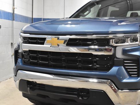 Used 2024 Chevrolet Silverado 1500 LT AWD/4WD image 28