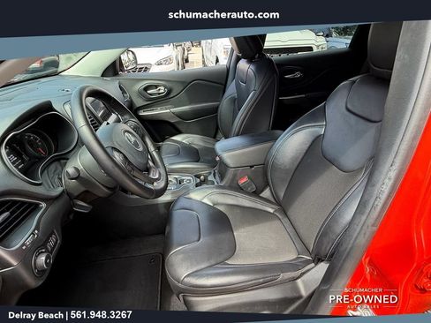 Used 2021 Jeep Cherokee Latitude Plus FWD image 10