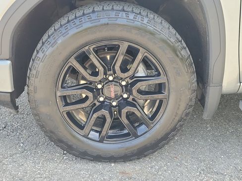 Used 2024 GMC Sierra 1500 Elevation AWD/4WD image 12