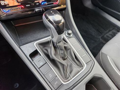 Certified 2025 Volkswagen Jetta Sport image 34