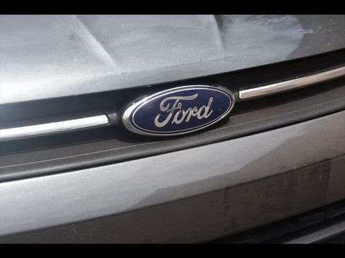 Used 2016 Ford Escape SE w/ Equipment Group 201A FWD image 43