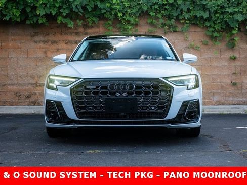 Used 2022 Audi A8 L 3.0T image 2