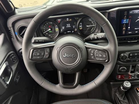 Used 2025 Jeep Wrangler Unlimited Rubicon 4xe w/ Safety Group AWD/4WD image 12