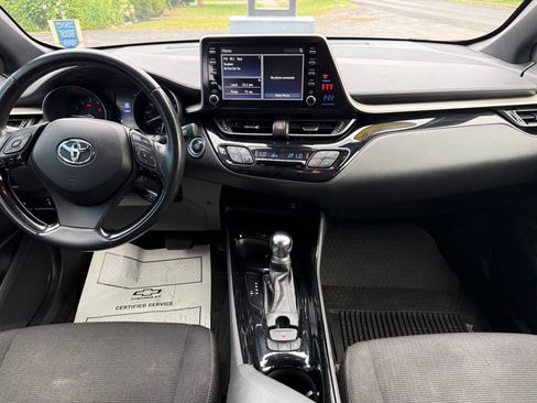 Used 2019 Toyota C-HR XLE FWD image 11