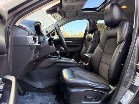 Used 2019 MAZDA CX-5 Touring image 17