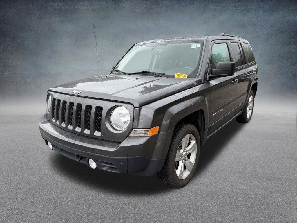 Used 2015 Jeep Patriot Latitude AWD/4WD image 2