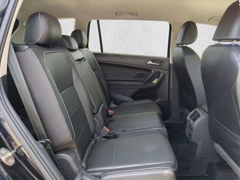 Used 2021 Volkswagen Tiguan SE image 20